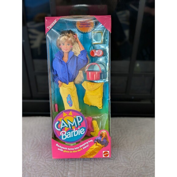 New In Box Vintage Camp Barbie Theresa All Accessories Included Mattel 1998 - Picture 1 of 4